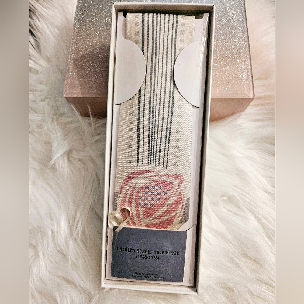 NIB Charles Rennie MacKintosh Tie Glasgow Rose Hill House Scotland